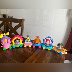 Fisher Price Little People Disney Princess Train Parade Floats With Figures
